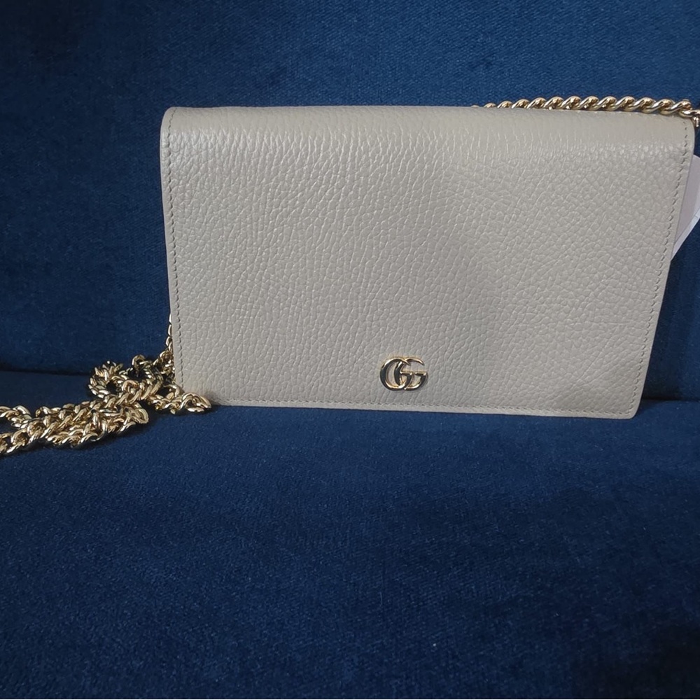 Gucci Beige Leather Crossbody with Gold Chain